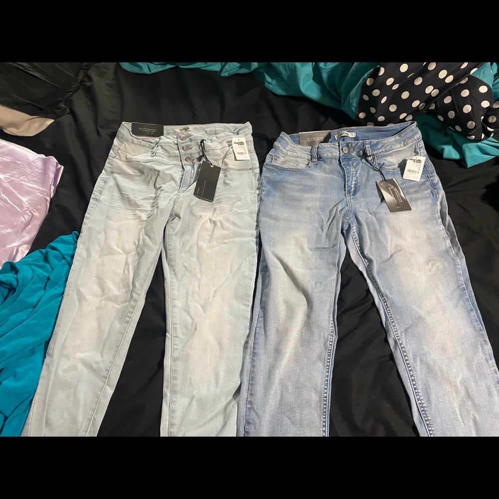 2 pairs of jeans NWT never worn